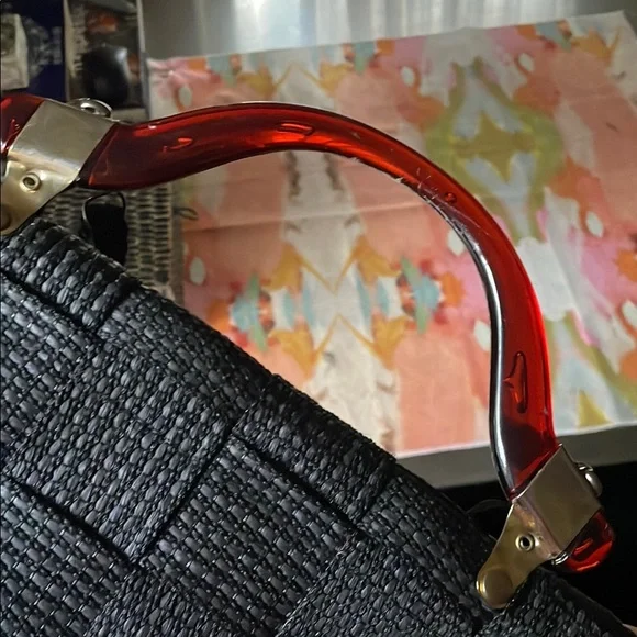 Black Woven vintage Handbag with acrylic handle - Picture 7 of 10